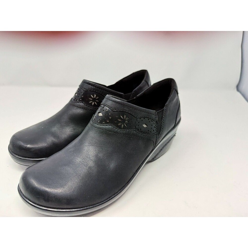 Clarks Collection Bootie‎ Pump Womens 9 M Black Leather Soft Cushion Heel Shoe
